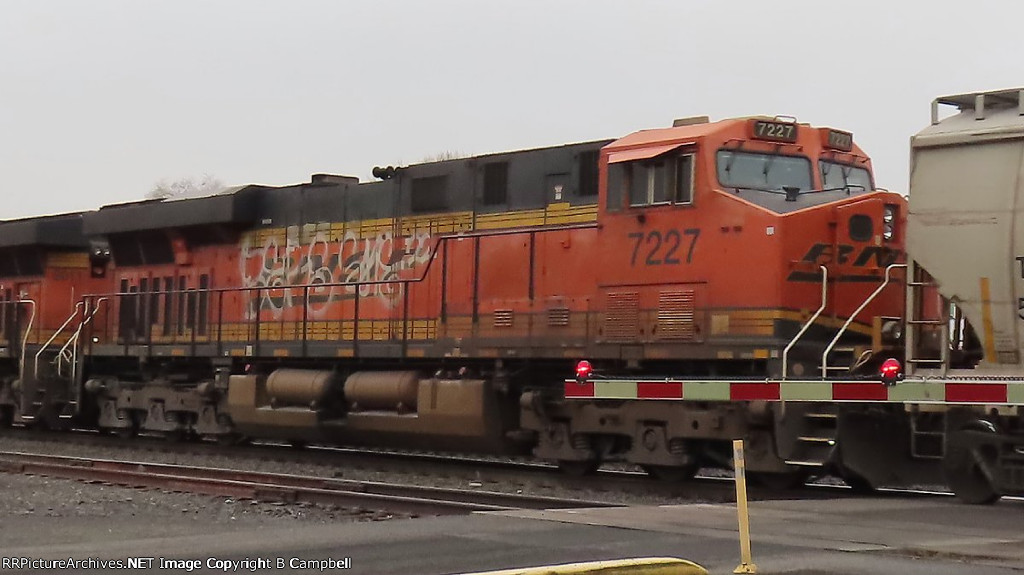 BNSF 7227